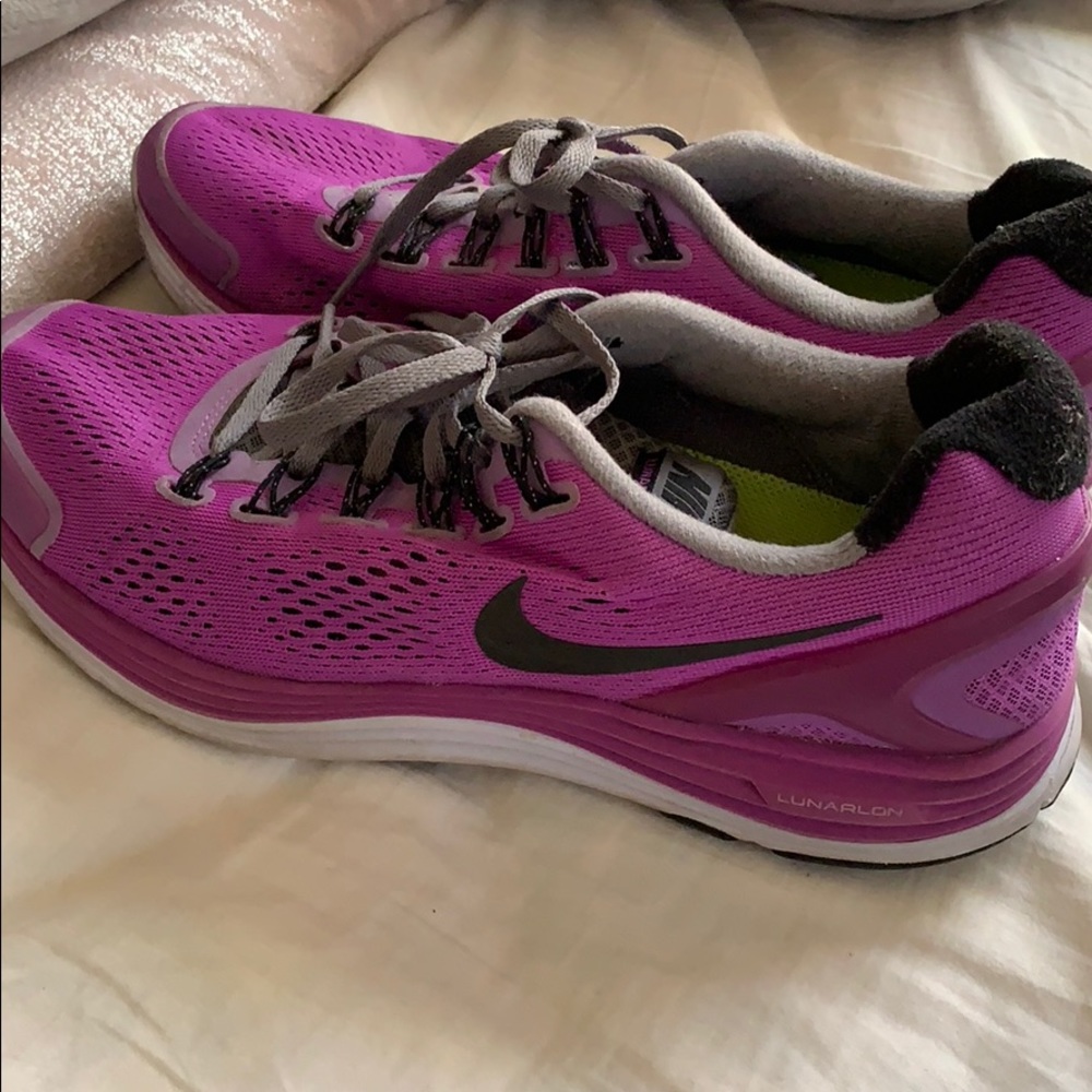 Good condition Nike women’s shoes